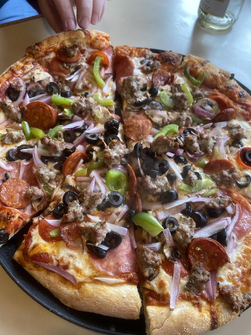 Del's Family Pizza